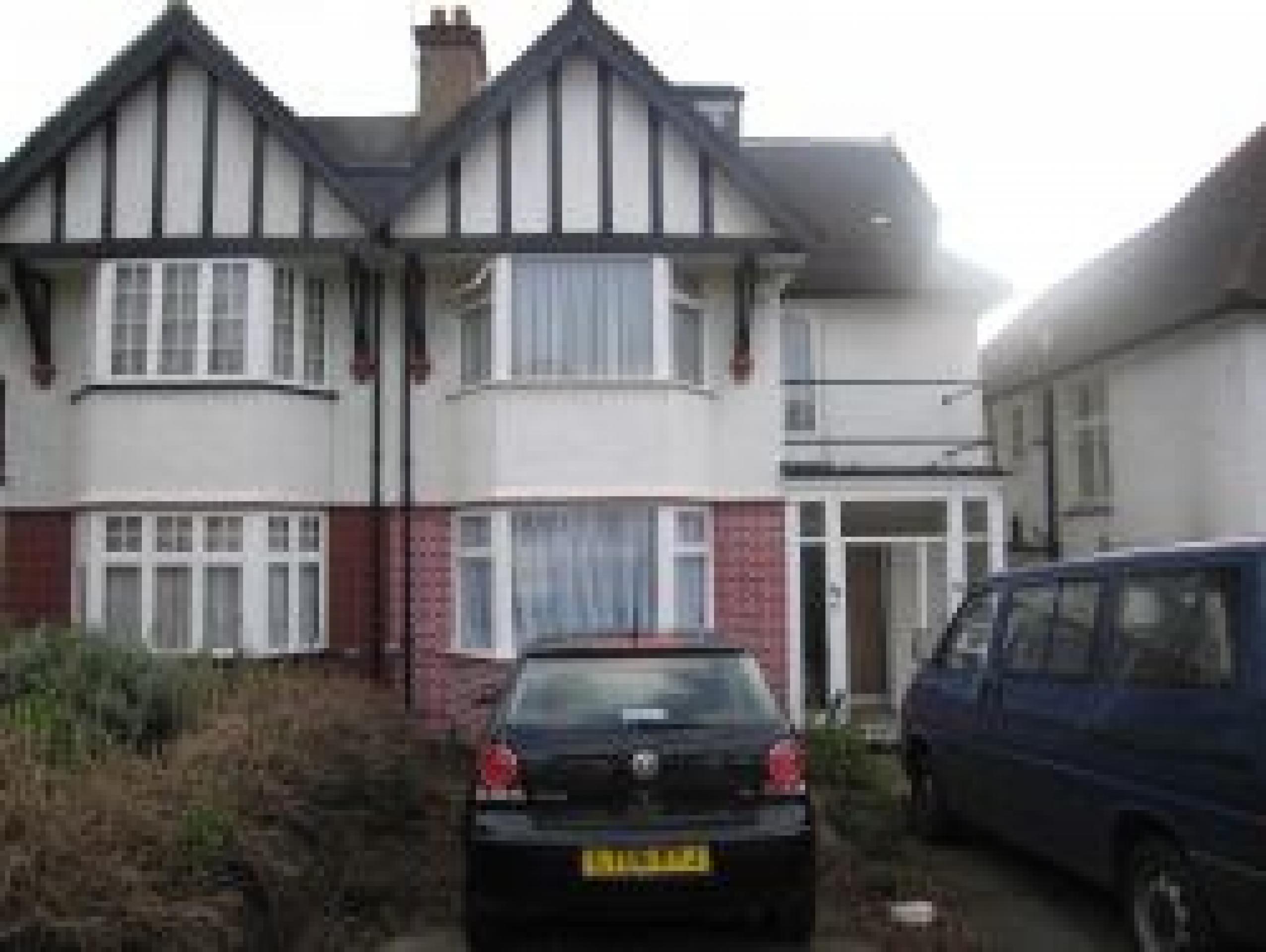 			5 Bedroom, 1 bath, 1 reception Flat			 Ridge Hill, GOLDERS GREEN NW11 NW11